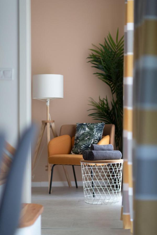 Unique 3 Floor With 4bdrm, 3bthrm Apartamento *