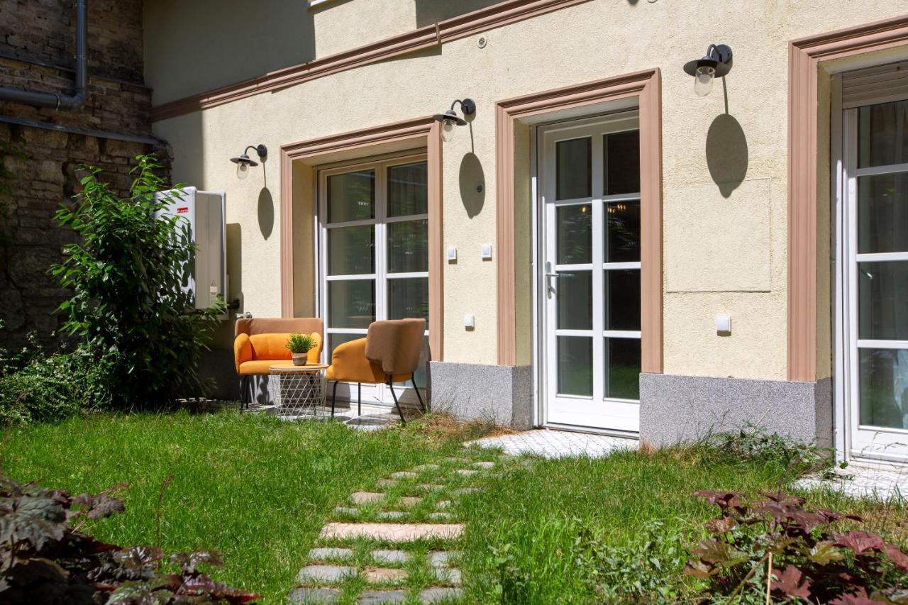 Unique 3 Floor With 4bdrm, 3bthrm Apartamento *